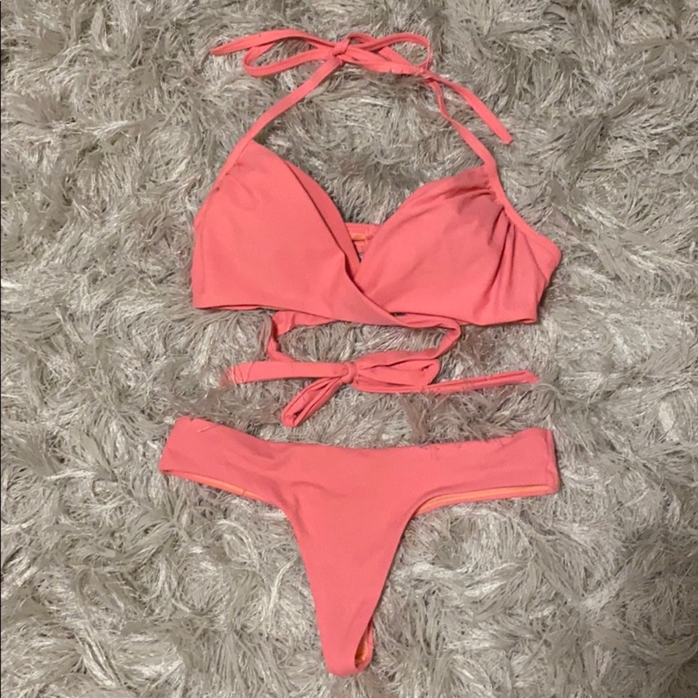 Kenneth Cole Wrap halter set